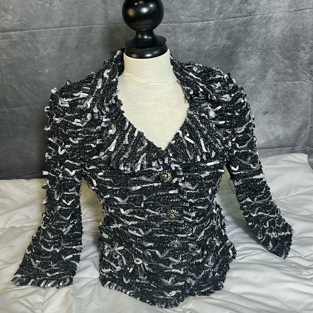 Womens St. John black and grey boucle jacket blazer. Size 4. 3/4 sleeve.